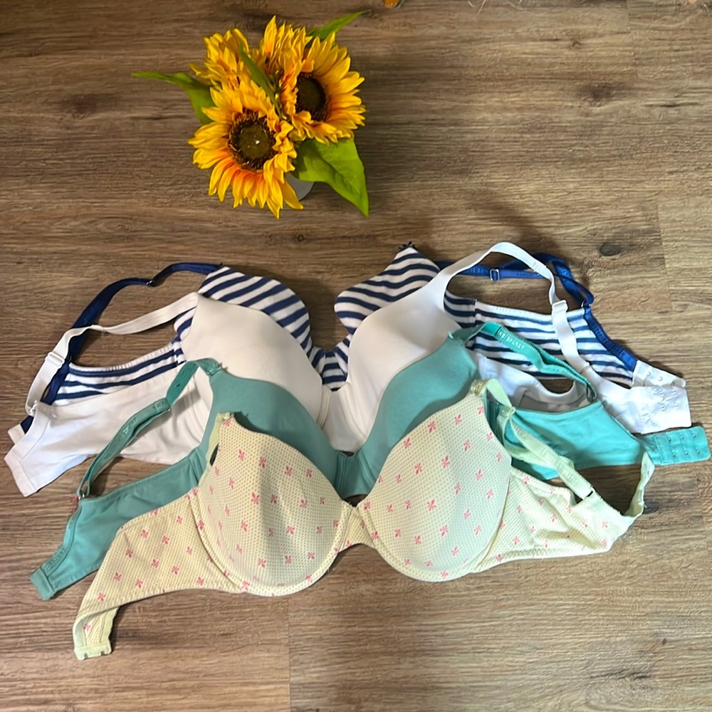 lightly lined full coverage bras by Victoria Secret